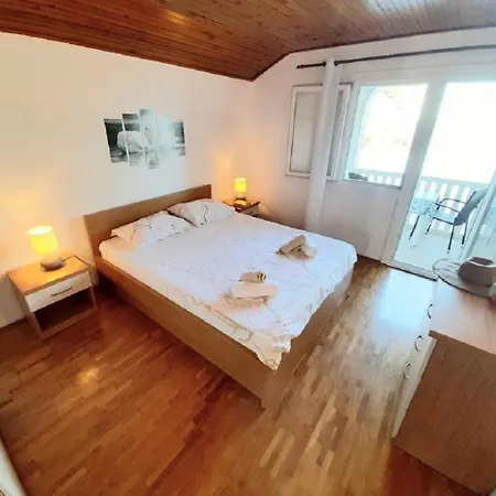 Rud - 15 M From Sea Apartment *