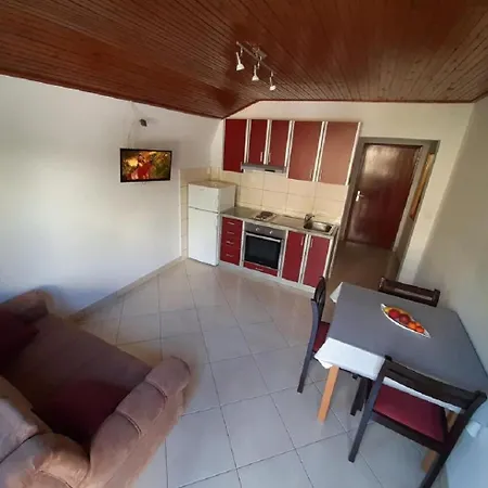 Apartments Amalija Апартаменты Лумбарда