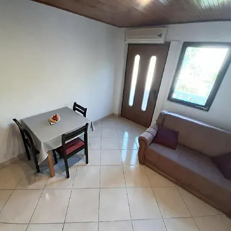 Rud - 15 M From Sea Apartment *