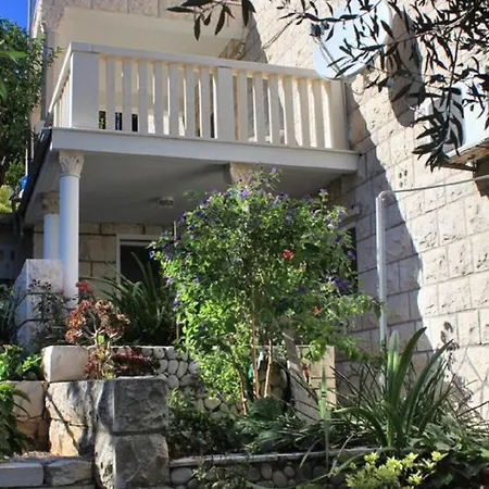 Apartments Amalija Апартаменты Лумбарда