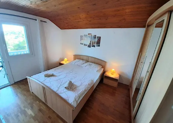 公寓 Apartments Amalija 鲁巴达